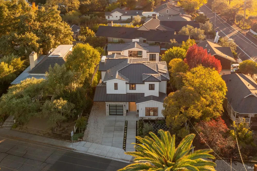 1547 Allyn Avenue St. Helena, CA 94574