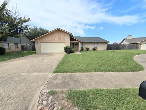 903 Moss Circle