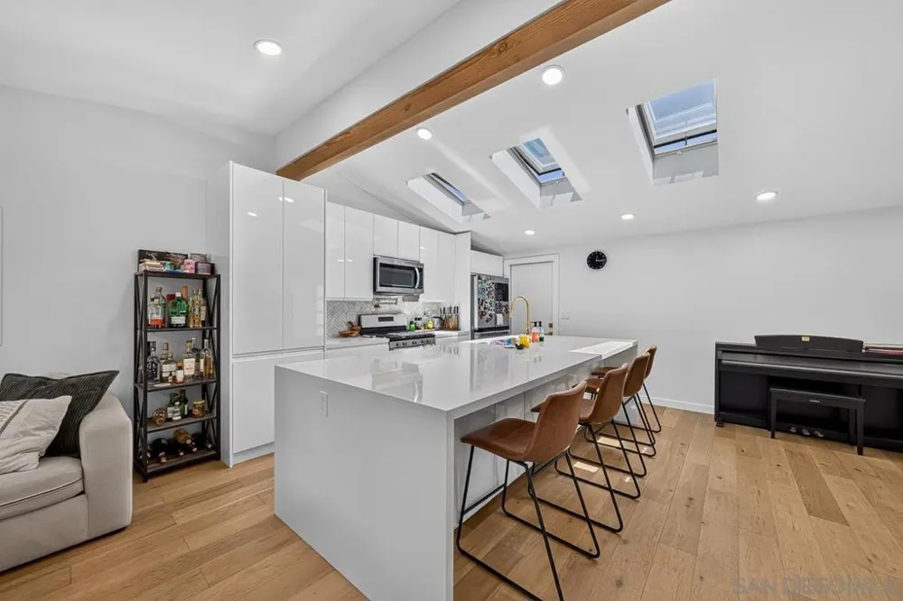 2634 Marathon Dr. San Diego, CA 92123