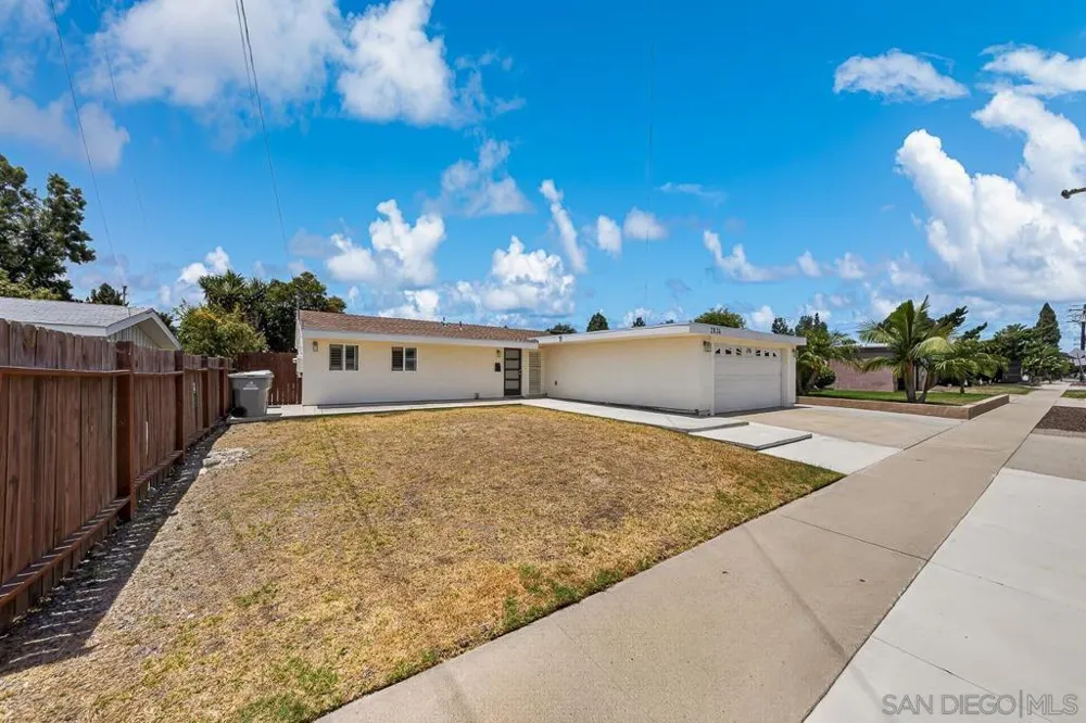 2634 Marathon Dr. San Diego, CA 92123