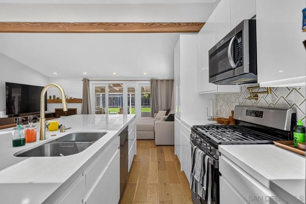 2634 Marathon Dr. San Diego, CA 92123