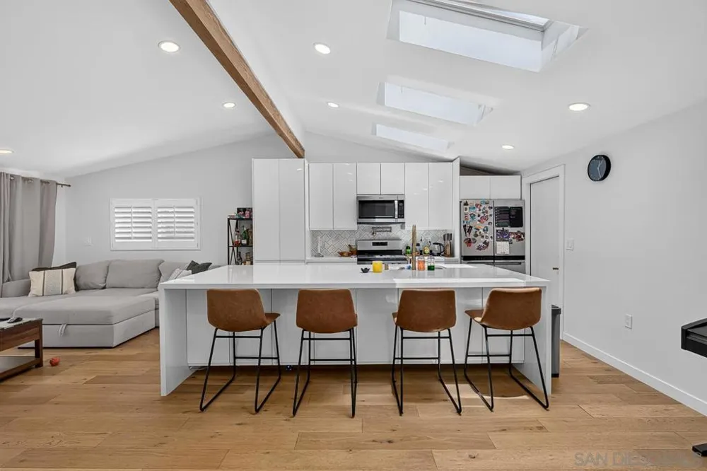 2634 Marathon Dr. San Diego, CA 92123