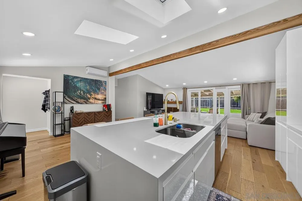 2634 Marathon Dr. San Diego, CA 92123