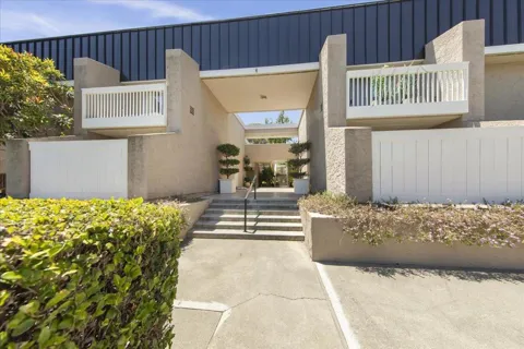 675 Sharon Park Drive #140