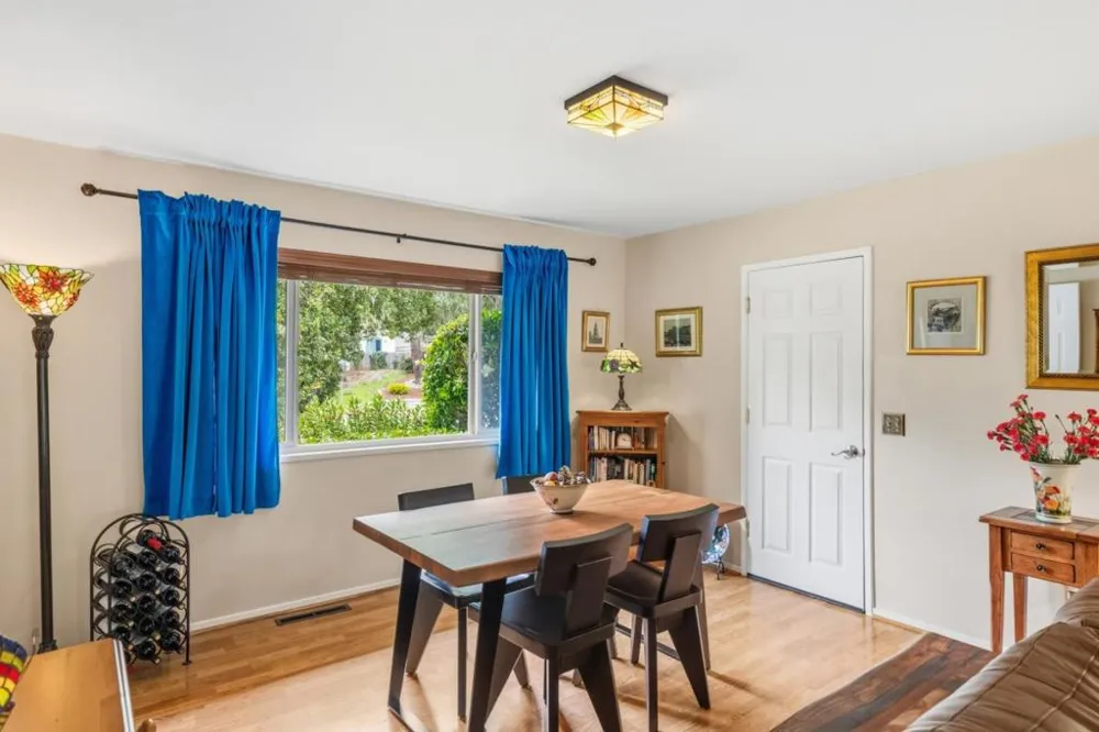 25193 Flanders Drive Carmel, CA 93923