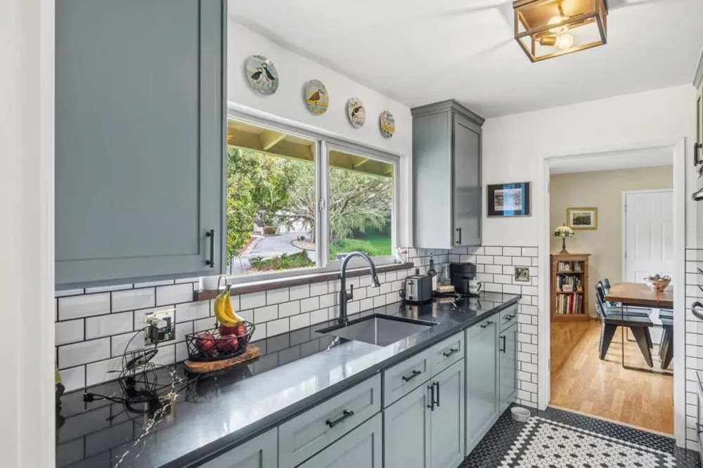 25193 Flanders Drive Carmel, CA 93923