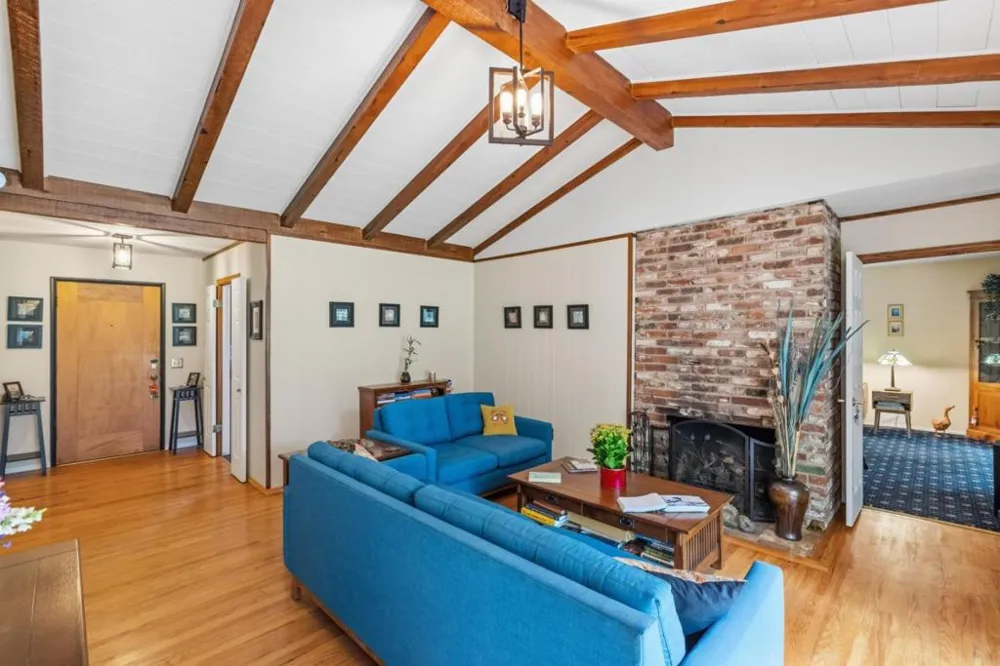 25193 Flanders Drive Carmel, CA 93923