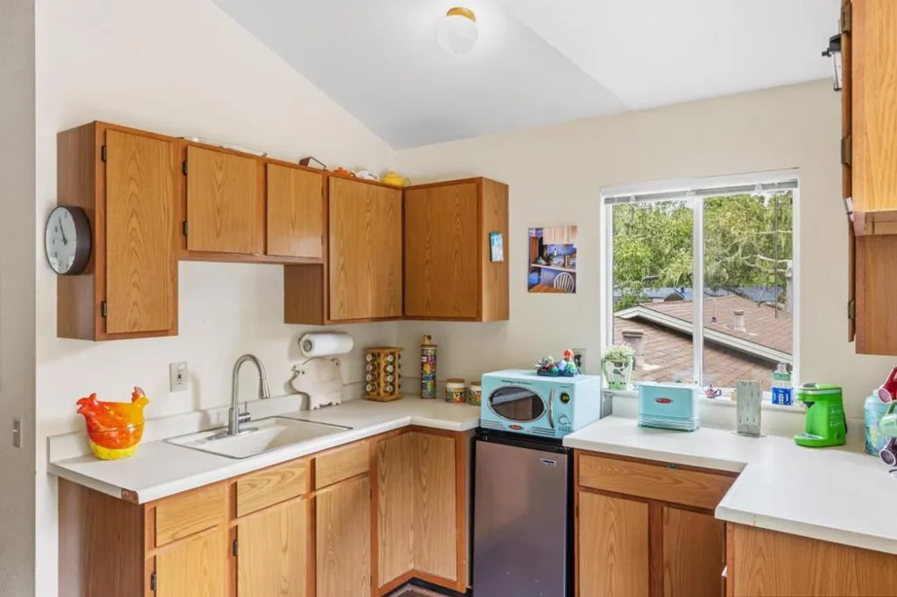 25193 Flanders Drive Carmel, CA 93923