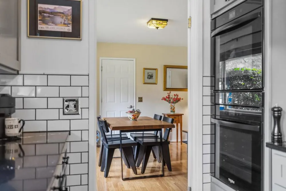 25193 Flanders Drive Carmel, CA 93923