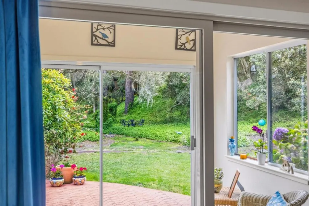 25193 Flanders Drive Carmel, CA 93923