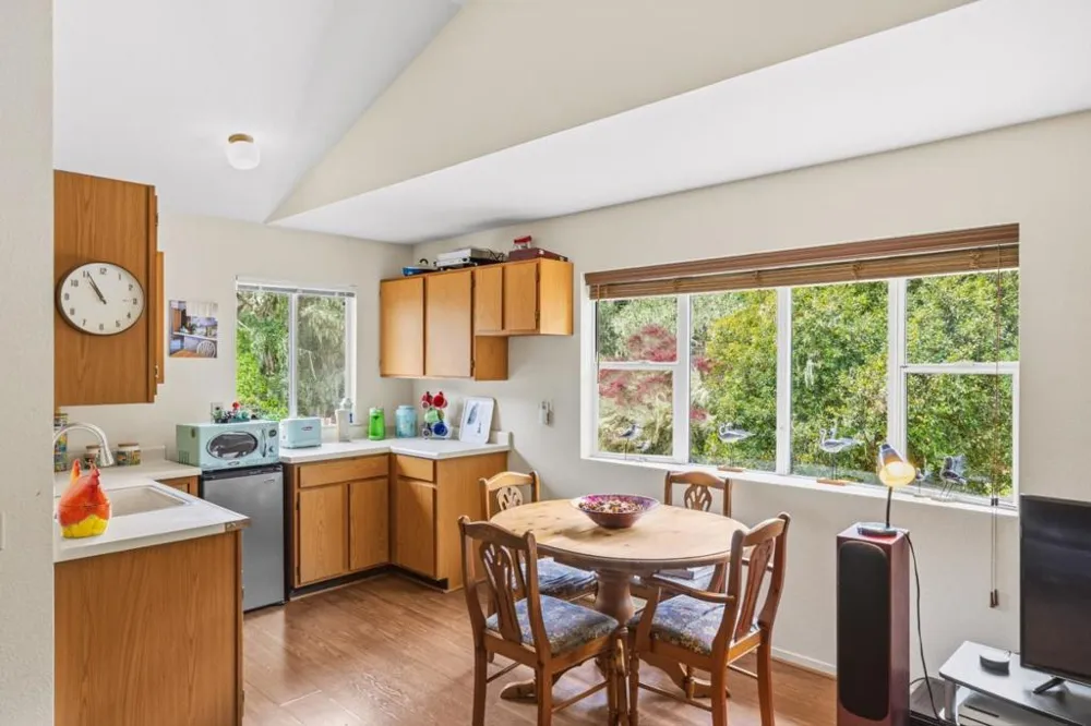 25193 Flanders Drive Carmel, CA 93923