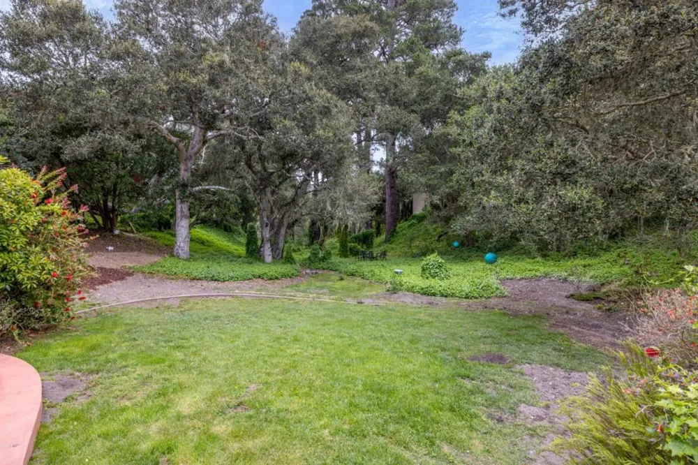 25193 Flanders Drive Carmel, CA 93923