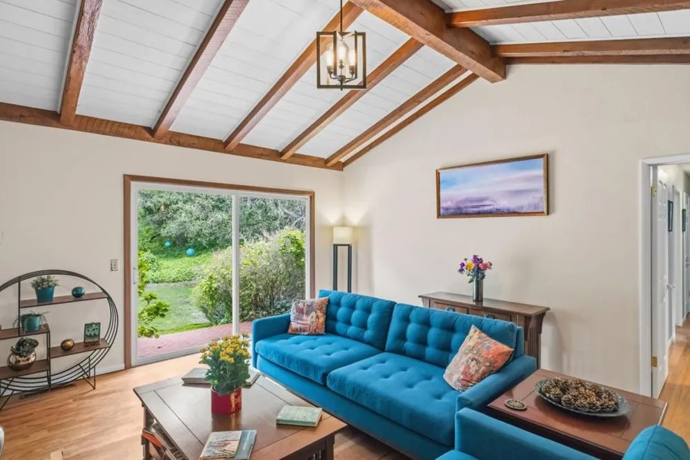 25193 Flanders Drive Carmel, CA 93923