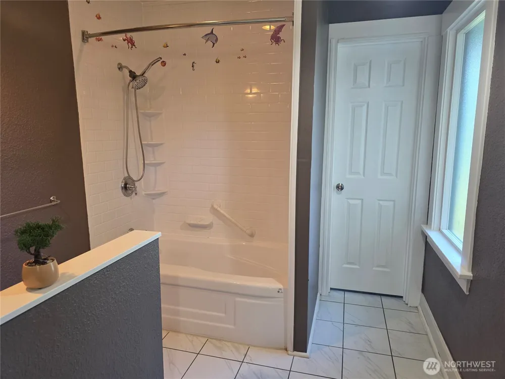 8902 Forest Road SW Lakewood, WA 98498