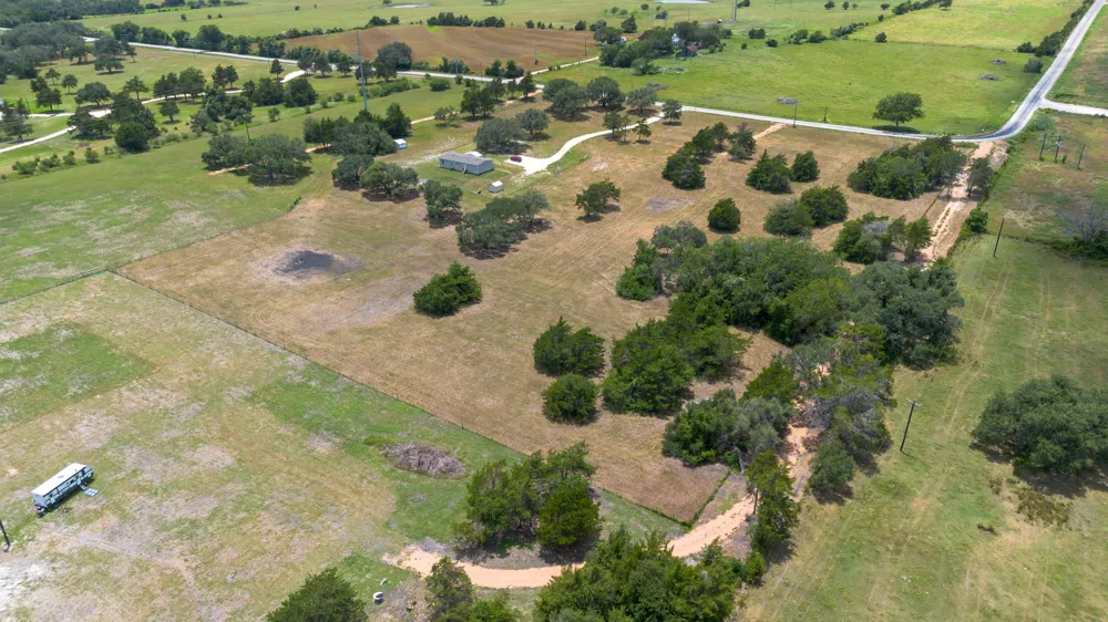 1021 E Old Hallettsville Road Flatonia, TX 78941