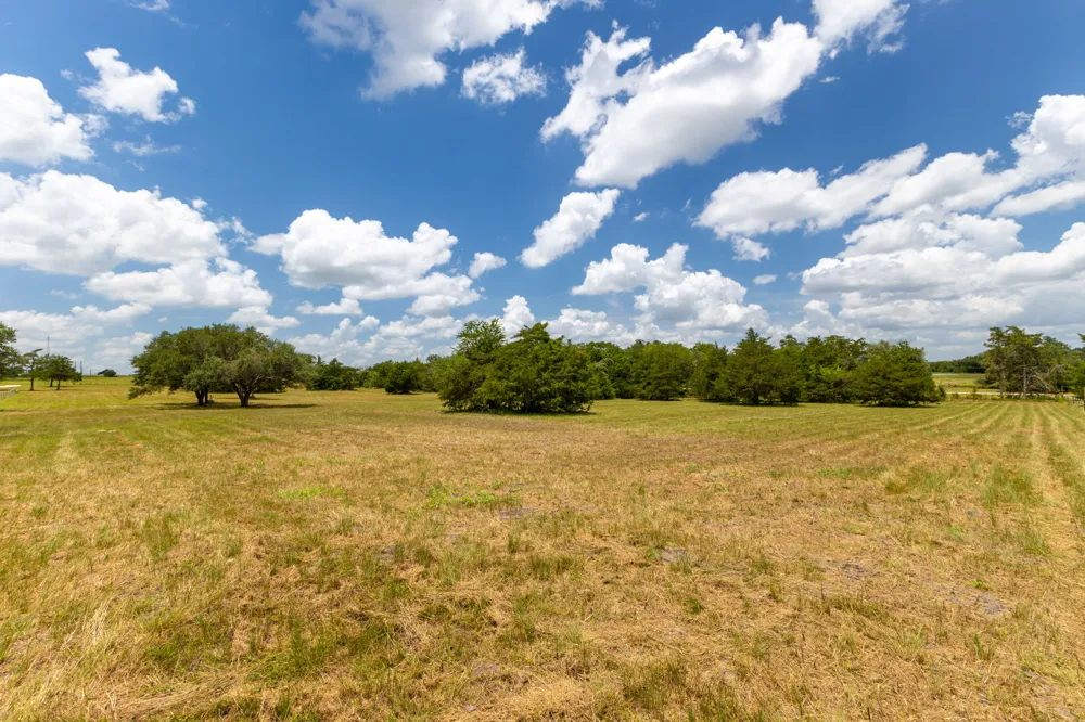 1021 E Old Hallettsville Road Flatonia, TX 78941