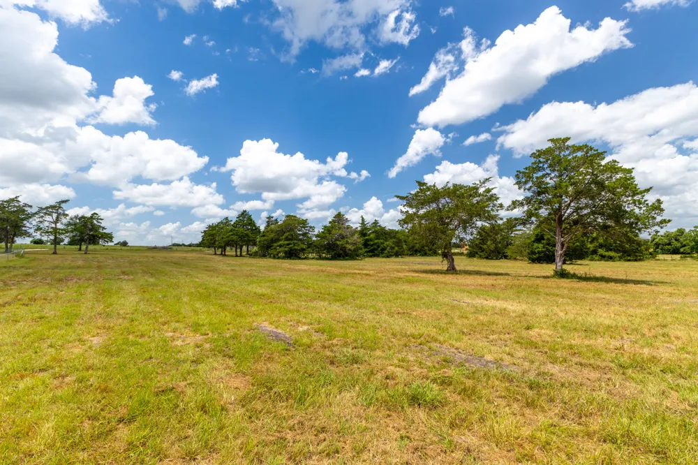 1021 E Old Hallettsville Road Flatonia, TX 78941