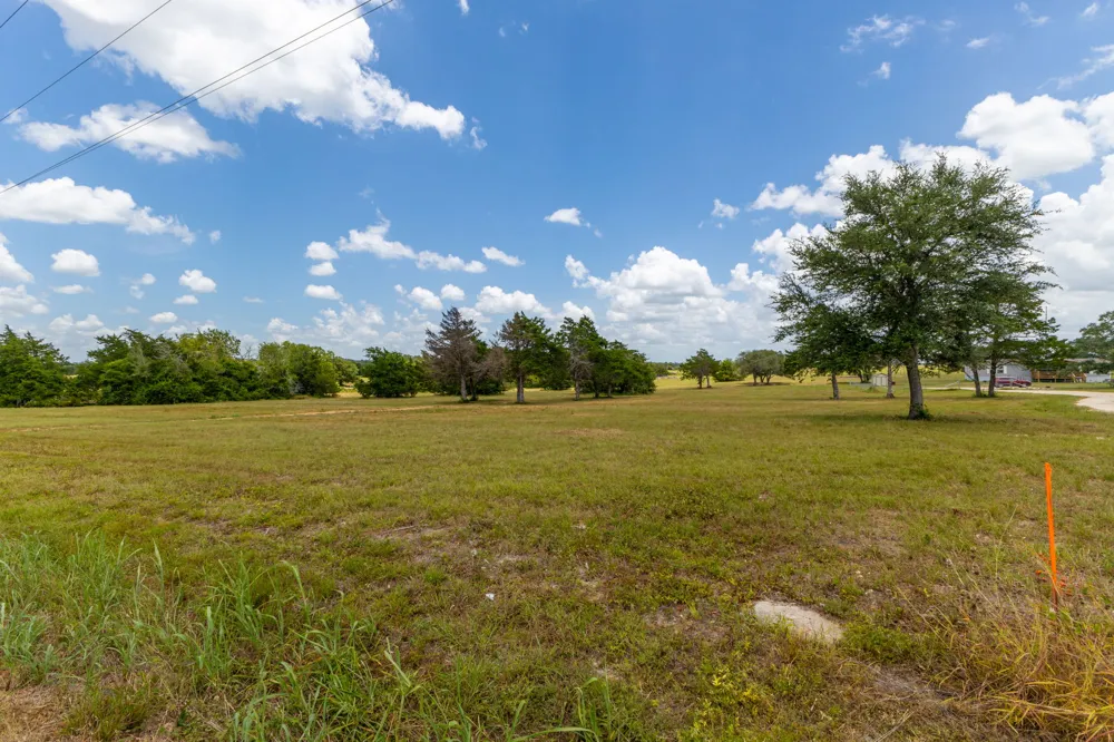 1021 E Old Hallettsville Road Flatonia, TX 78941