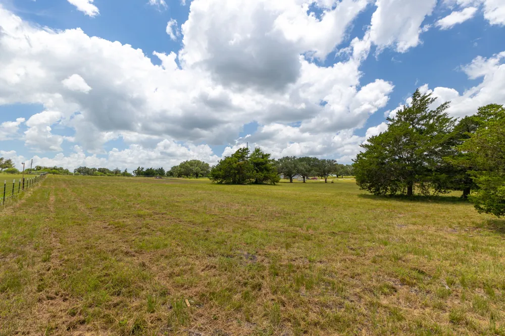 1021 E Old Hallettsville Road Flatonia, TX 78941