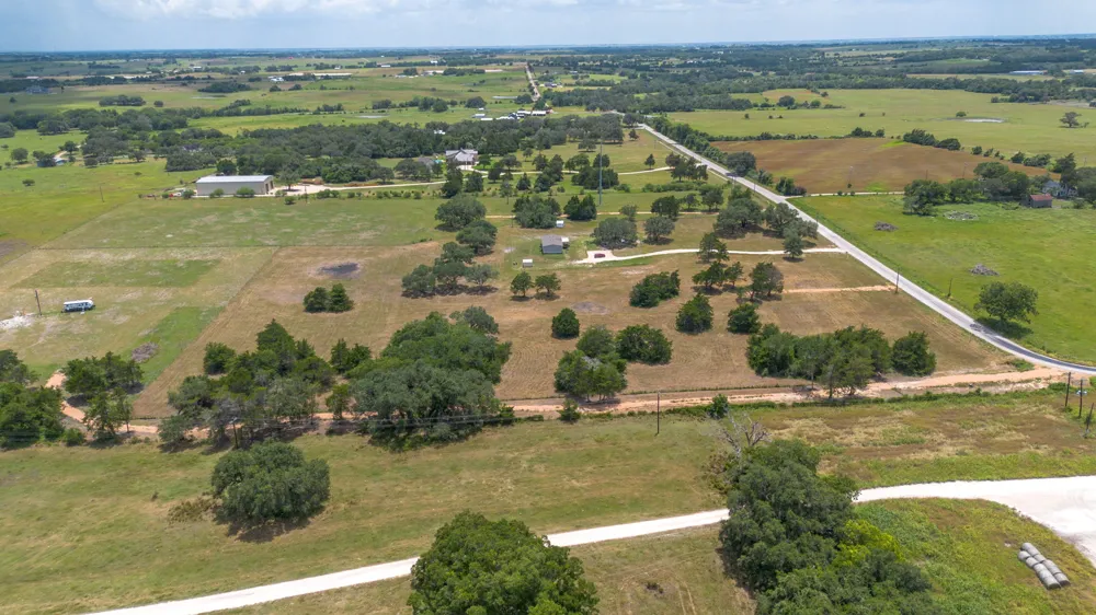 1021 E Old Hallettsville Road Flatonia, TX 78941