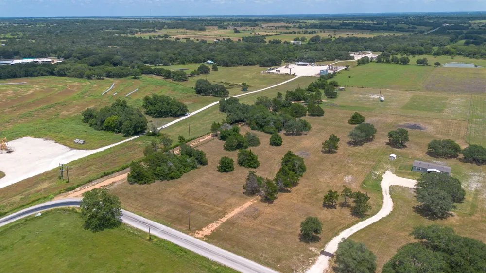 1021 E Old Hallettsville Road Flatonia, TX 78941