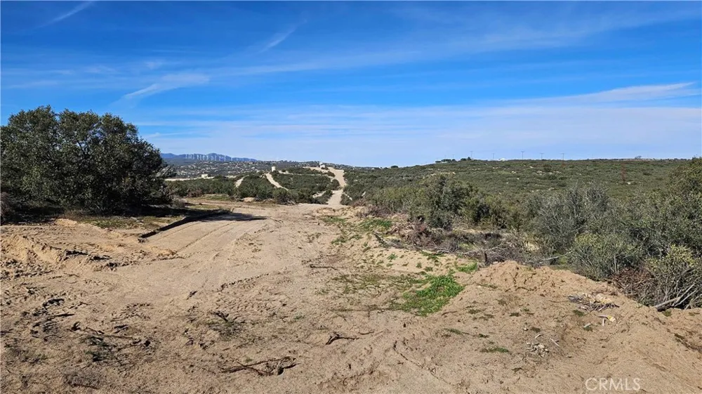 1910 Tierra Del Sol Road Boulevard, CA 91905