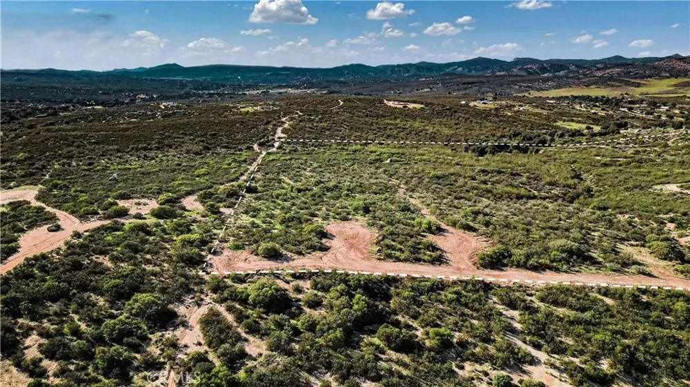 1910 Tierra Del Sol Road Boulevard, CA 91905
