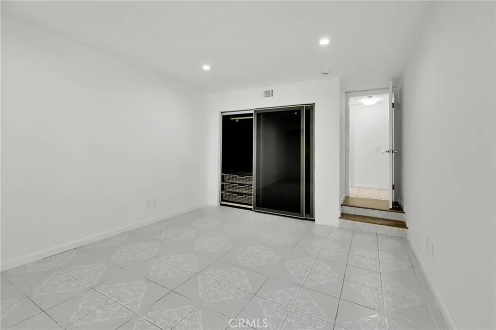25269 Pine Creek Lane Wilmington, CA 90744