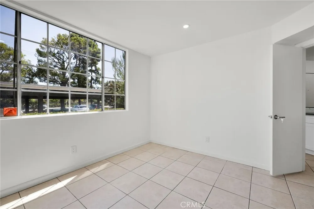 25269 Pine Creek Lane Wilmington, CA 90744