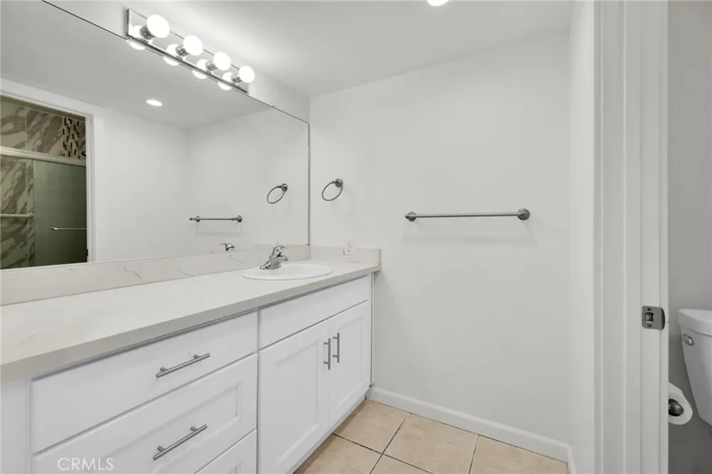 25269 Pine Creek Lane Wilmington, CA 90744
