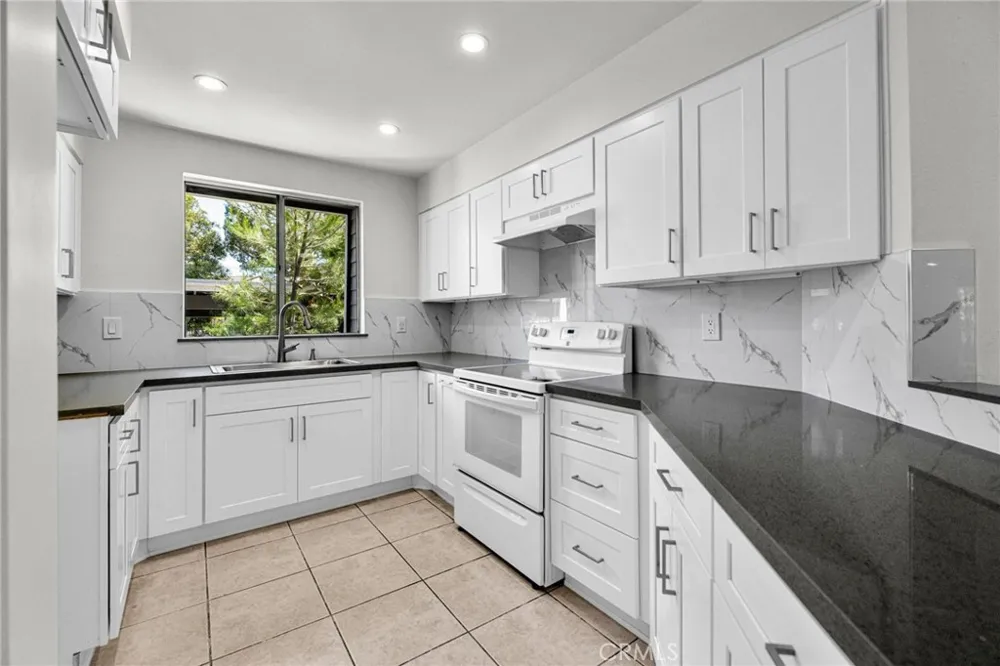 25269 Pine Creek Lane Wilmington, CA 90744