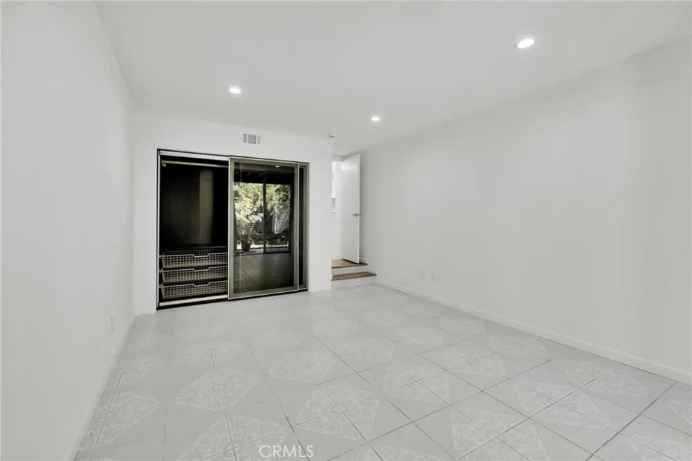 25269 Pine Creek Lane Wilmington, CA 90744