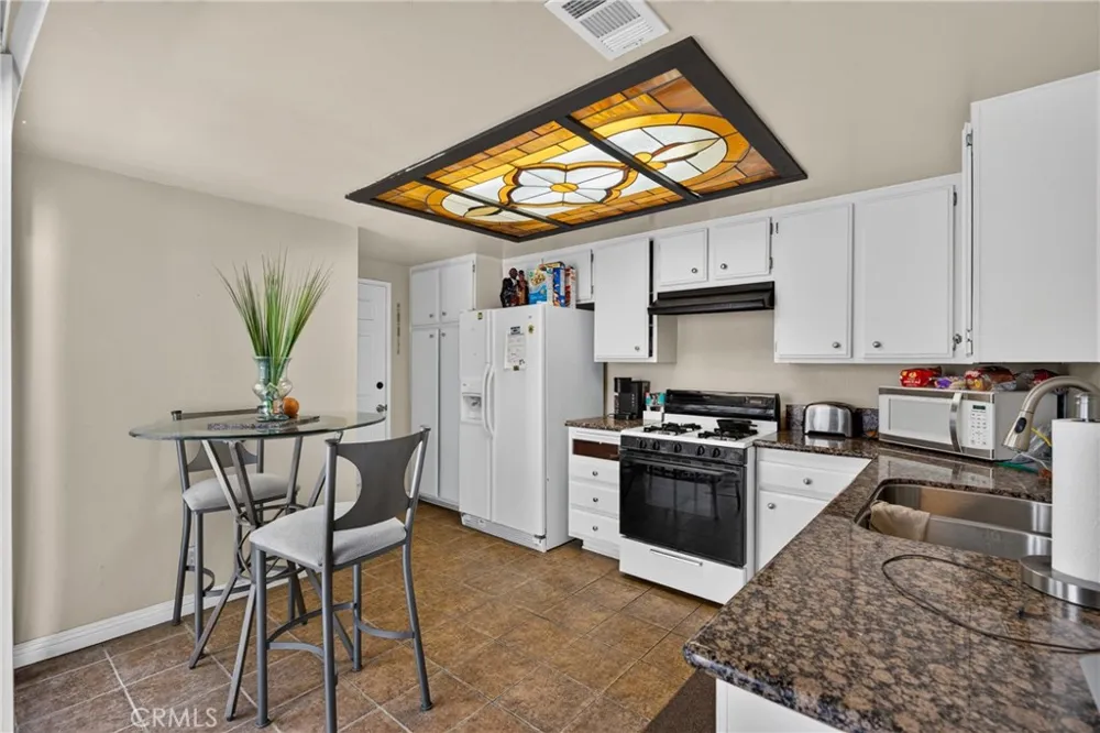 1974 E Lynwood Drive #10E San Bernardino, CA 92404