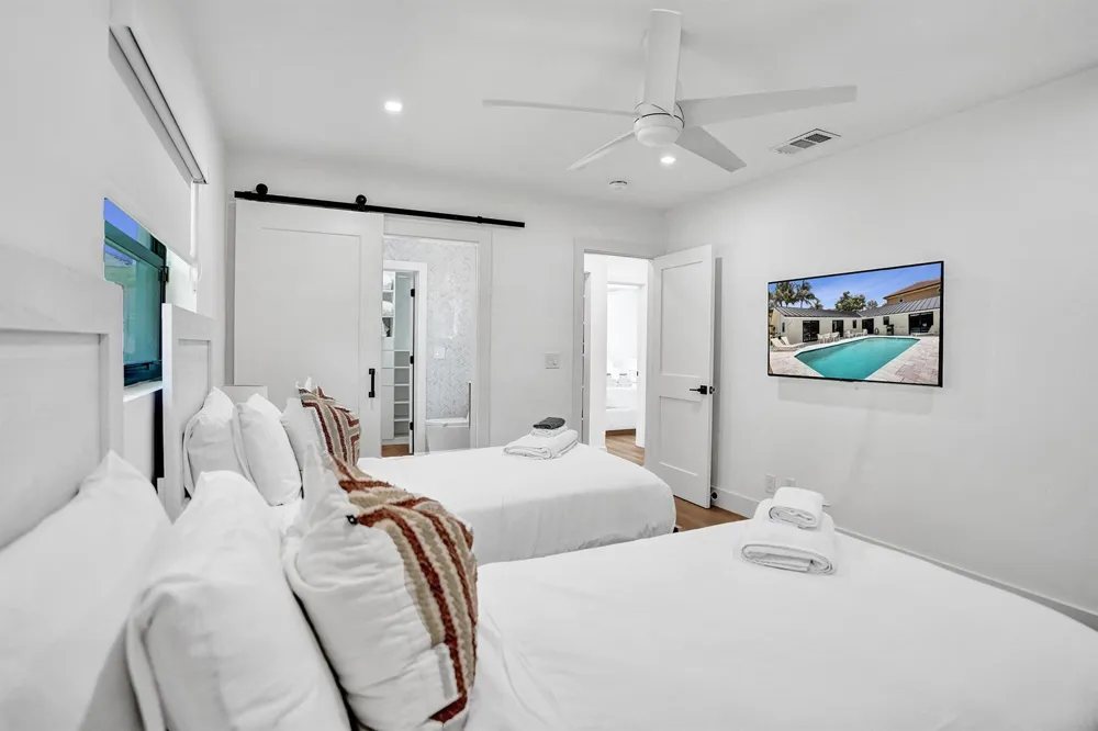 933 Banyan Drive Delray Beach, FL 33483