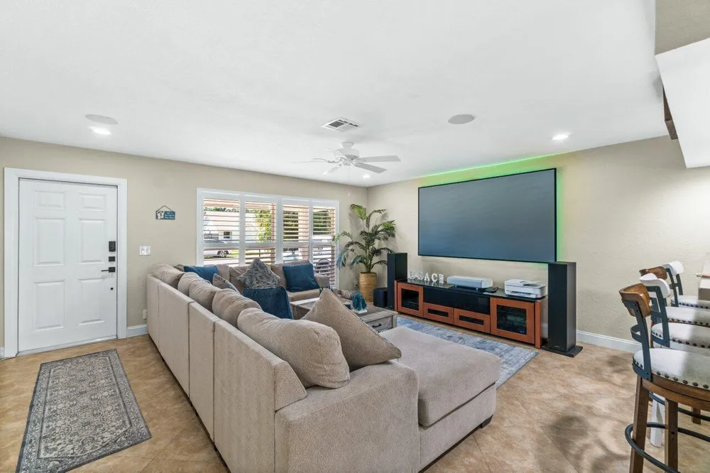 1315 Fulmar Drive Delray Beach, FL 33444