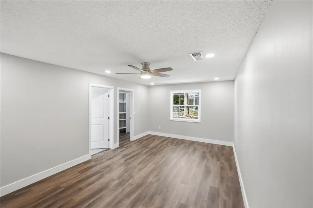 271 Naylor NE Palm Bay, FL 32907