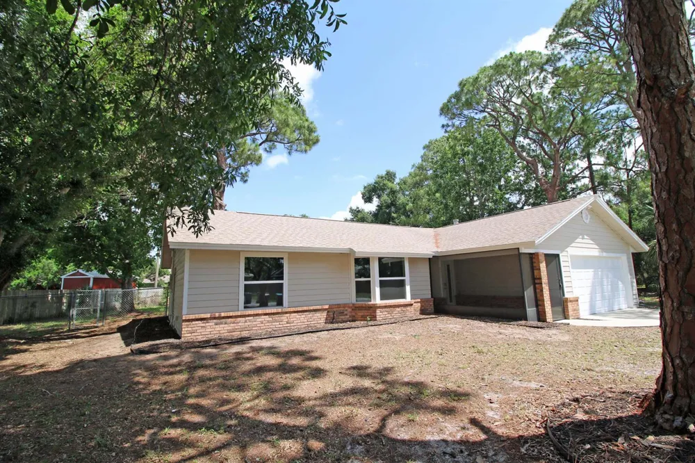 271 Naylor NE Palm Bay, FL 32907