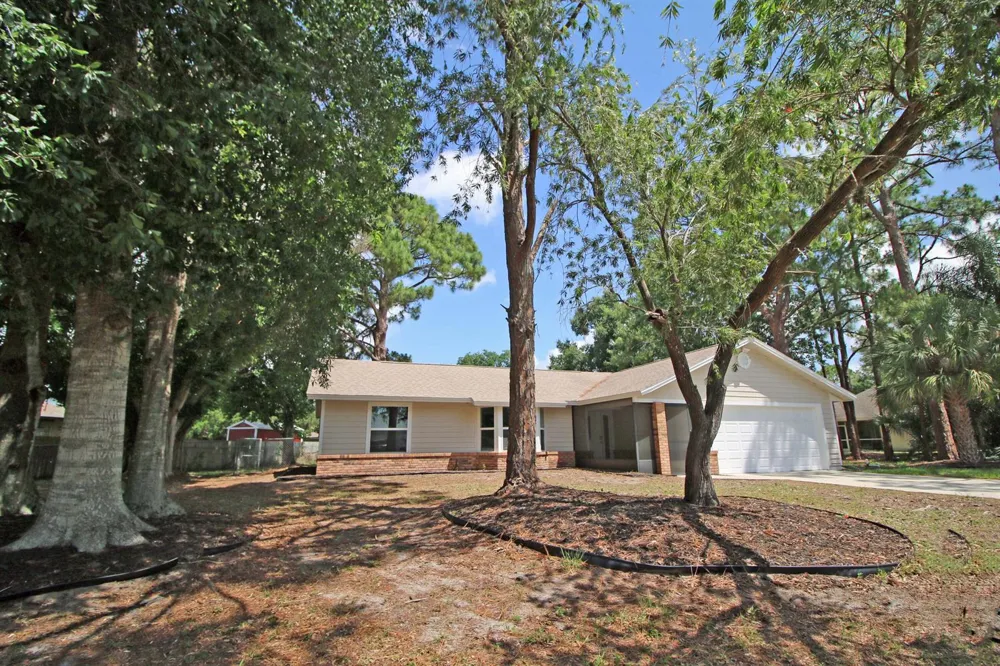 271 Naylor NE Palm Bay, FL 32907