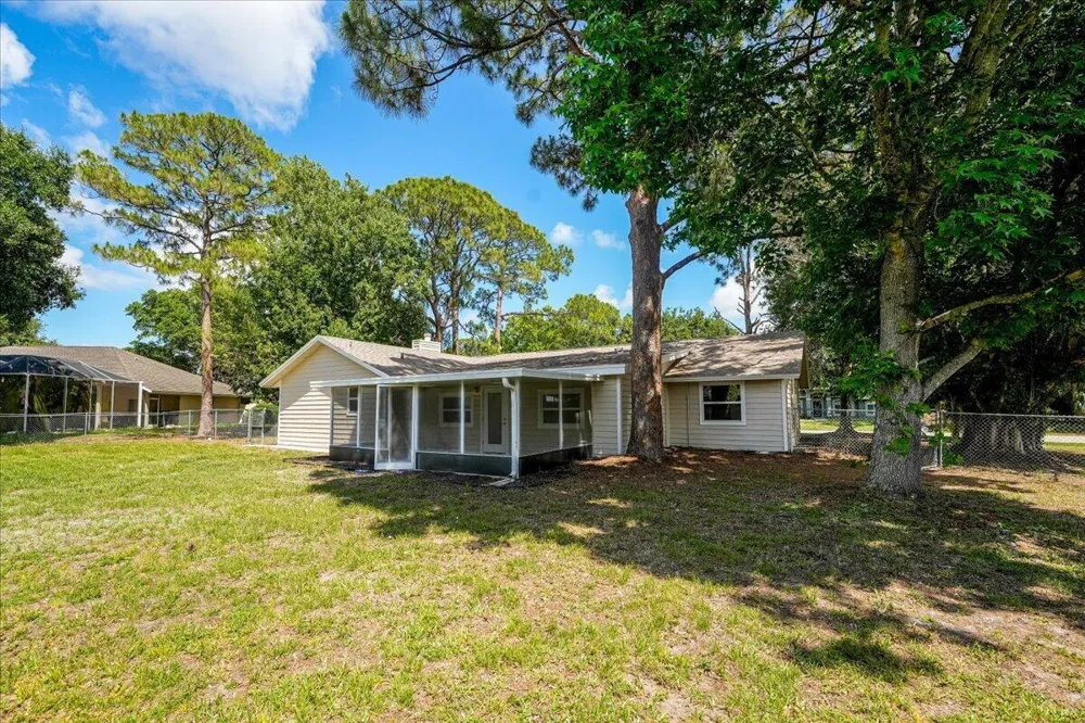 271 Naylor NE Palm Bay, FL 32907