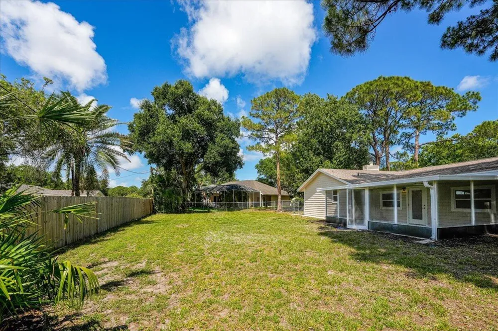 271 Naylor NE Palm Bay, FL 32907