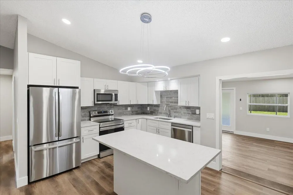 271 Naylor NE Palm Bay, FL 32907