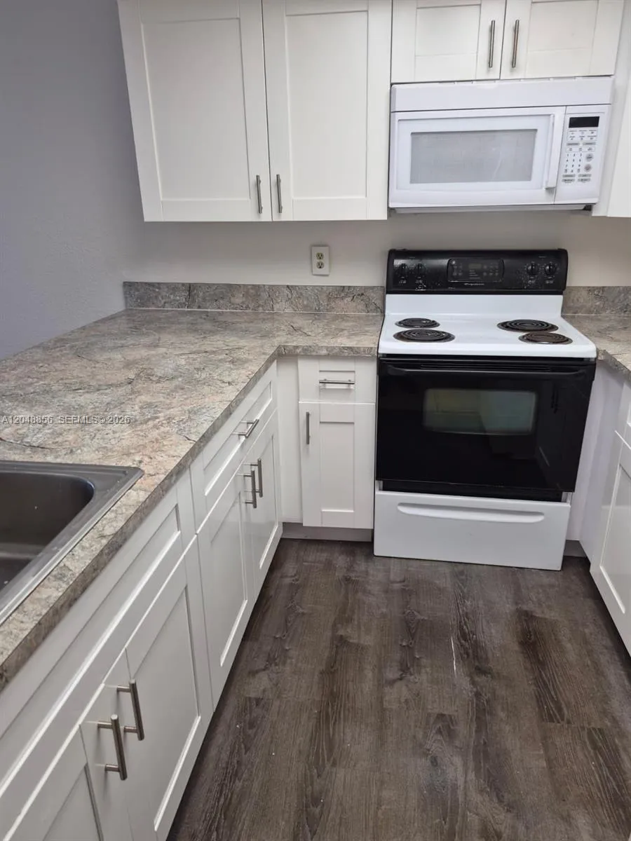 16220 NW 2nd Ave #412 Miami, FL 33169