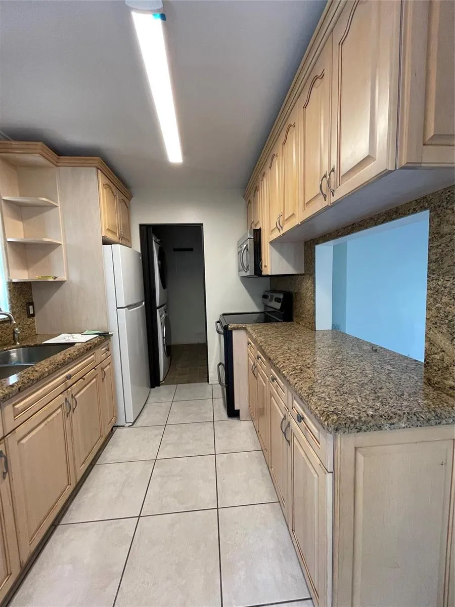 6101 NW 18th Street Margate, FL 33063
