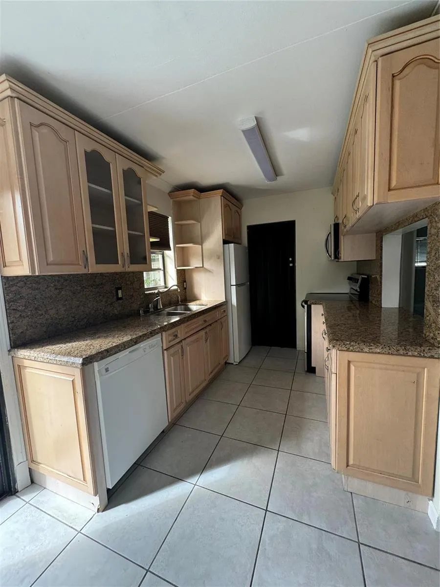 6101 NW 18th Street Margate, FL 33063