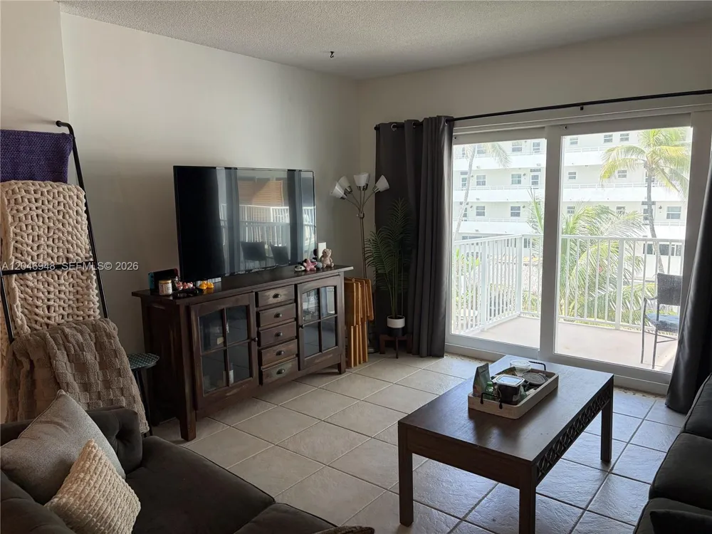 1750 S Ocean Blvd #304E Lauderdale By The Sea, FL 33062