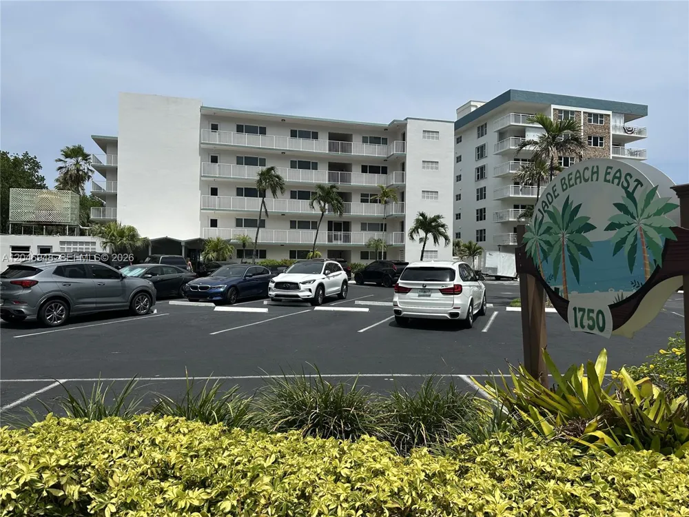 1750 S Ocean Blvd #304E Lauderdale By The Sea, FL 33062
