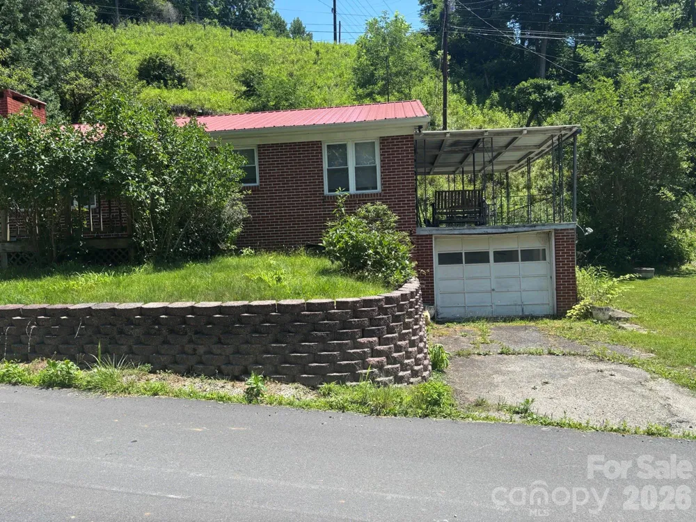 637 Toe Cane Road Bakersville, NC 28705