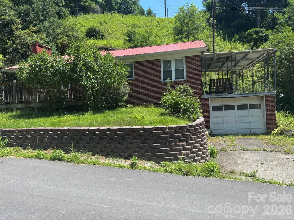 637 Toe Cane Road Bakersville, NC 28705