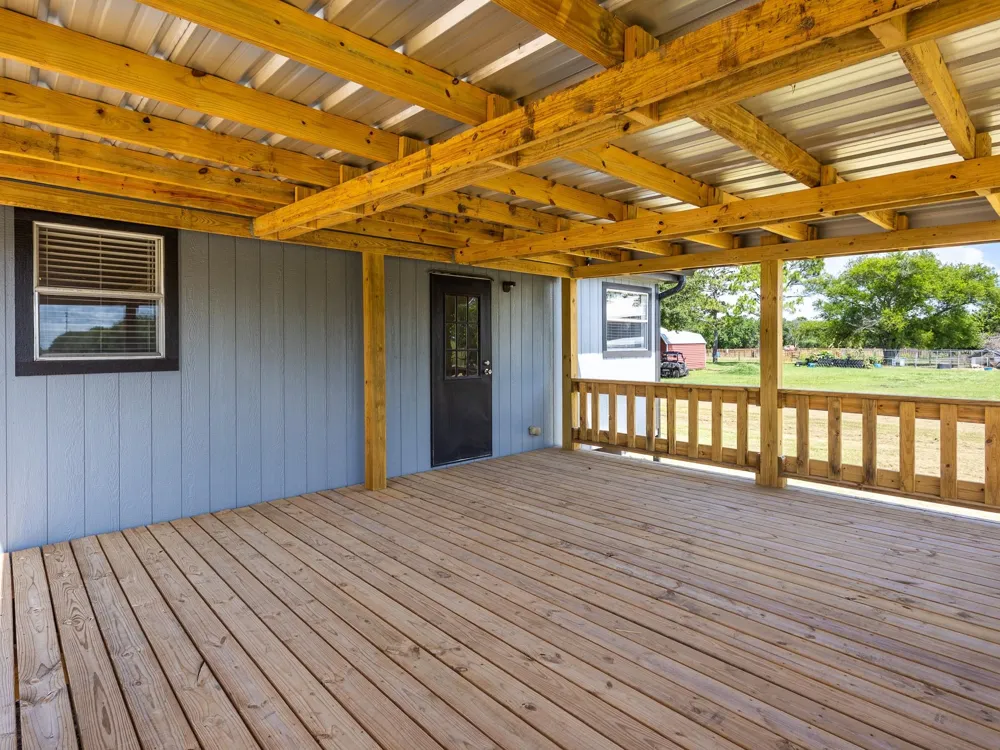 882 County Road 404 Bay City, TX 77414