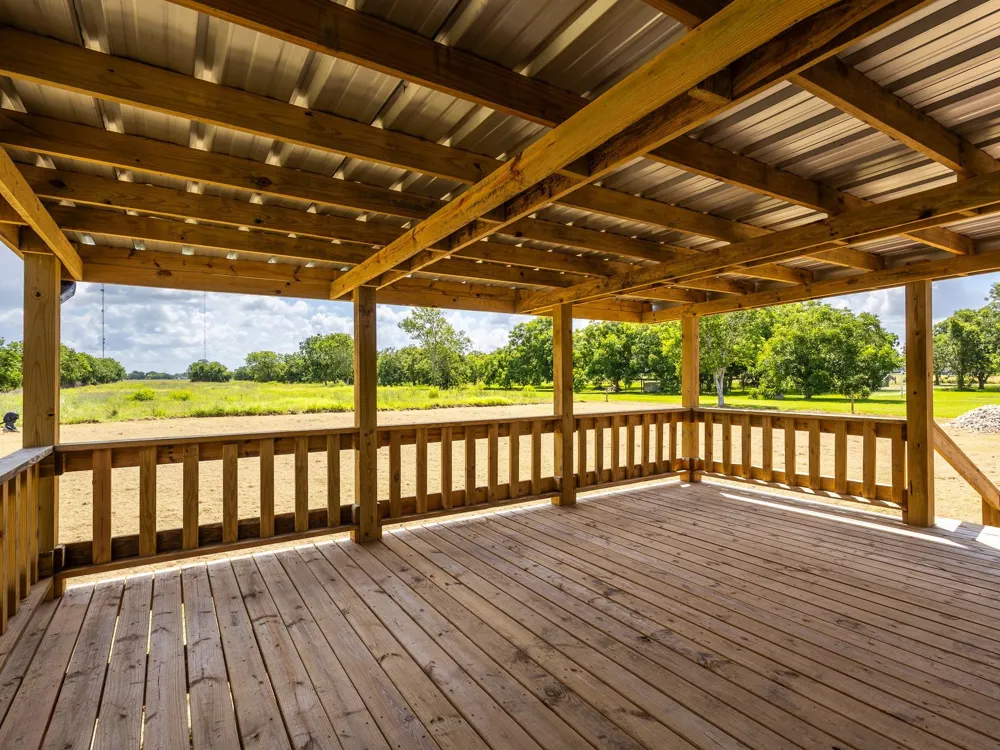882 County Road 404 Bay City, TX 77414